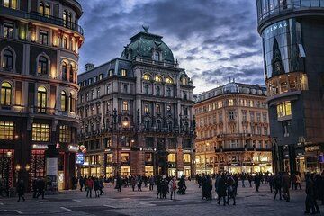 Prague to Vienna Private Trip with 2 hours of Sightseeing