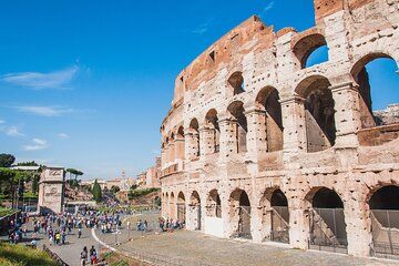 Colosseum Escorted Entrance and Open Bus Combo in Rome