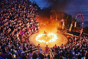 Private Guided Full Day Tour to Uluwatu