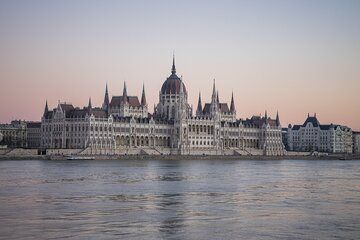 Private Transfer from Vienna or Vienna Airport to Budapest