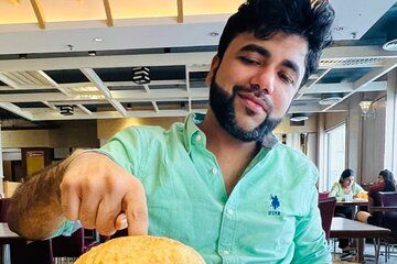 Old Delhi Food Walk and Taste the Iconic Dishes with a Local Host