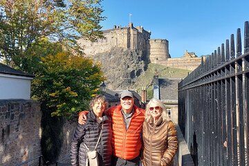Edinburgh Half Day Guided Private Tour in a Luxury Minivan