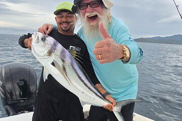 Fishing and snorkeling in Playa Flamingo drink and snacks