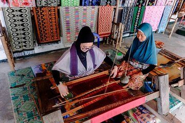 Lombok Cultural Villages and Mandalika South Coast Private Tour