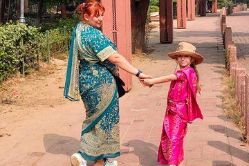Taj Mahal Tour with Saree and Henna
