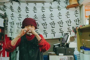 Seoul Gwangjang Market Street Food Tour with Local Guide
