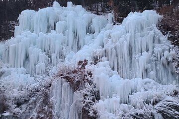 Private Tour to Strawberry Picking, Eobi Valley and Snow Sledding
