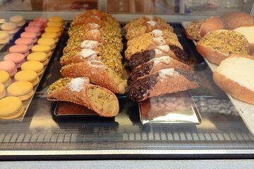 Rome Rione Monti Private Walking Food Tour with Market visit