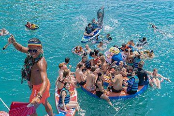 Snorkeling and Music with Floating Bar in Nha Trang Island