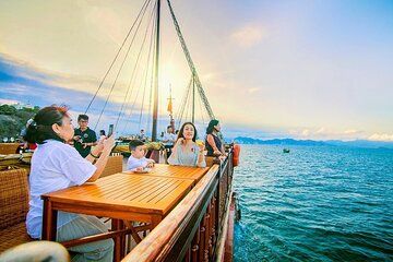 Romantic and Luxury Sunset Dinner Cruise on Nha Trang