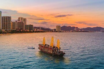 Nha Trang Nightfall Dinner and Cocktail Cruise Experience