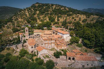 Hosios Loukas Delphi and Arachova Private Tour from Athens