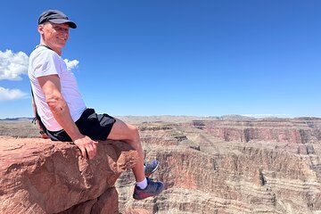 Grand Canyon Tour with Skywalk and French Guide