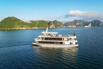 6-Hour Luxury Ha Long Bay Cruise: Buffet Lunch, Caves & Kayaking