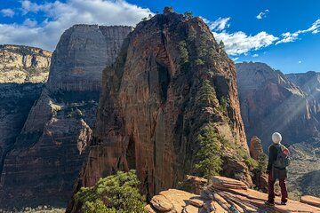 Angels Landing Small Group Hiking Tour in Zion National Park