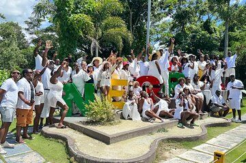 Bamboo Rafting and Ricks Cafe Tour from Montego Bay