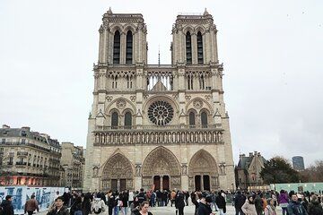 Cathedral of Notre Dame de Paris Small group Guided tour
