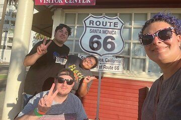 Santa Monica Scavenger Hunt Walking Activity