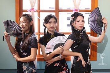 Traditional Chinese Dress Up and Photos in Dadaocheng