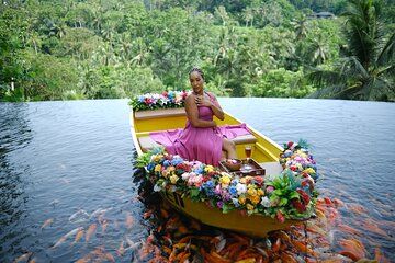 Bali Swing, Koi Boat Photo, Monkey Forest and Waterfall Ubud Tour