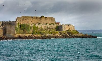 Private Walking Shore Tour: Historic Guernsey & St Peter Port