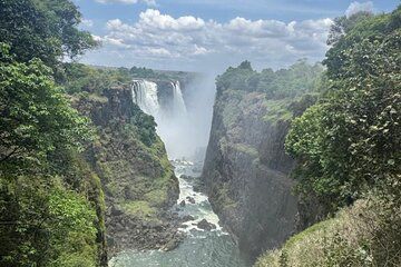 5 Day Hwange Chobe National Park Safari and Victoria Falls