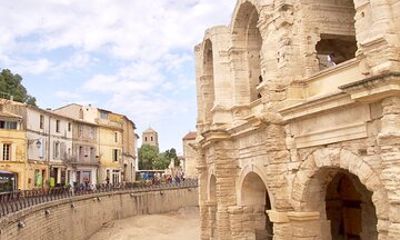 Arles and Les Baux de Provence Day Tour with Van Gogh Highlights