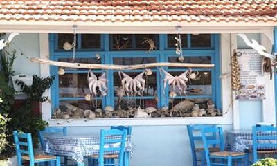 Private Paros Tour, Village of Lefkes - Naousa with Pie Tasting