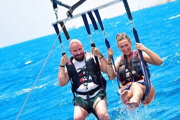 Red Sea Parasailing Excursion with Hotel Transfers – Hurghada