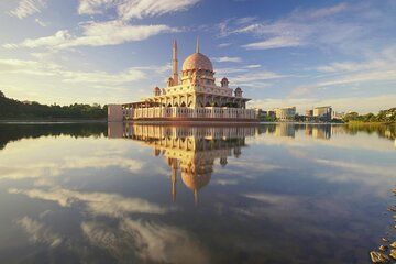 Private Putrajaya Tour with Lake Cruise Ticket Half Day