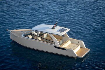 Private Boat Tour to Brač, Zečevo & Vrboska from Split