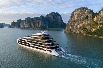 Hanoi: Diana Luxury 2D1N-The Biggest Lan Ha Bay Cruise on the bay