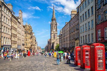 Edinburgh: Old Town Walking Tour with Local Guide