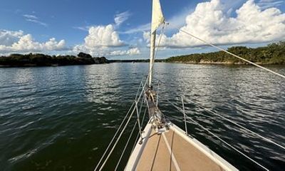 Private Sailing Tour to Isla Catalina with Dominican Lunch