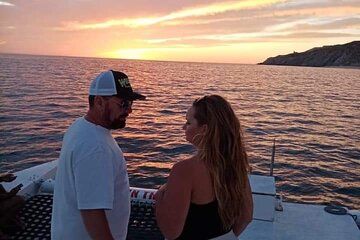 Sunset Cruise in Cabo San Lucas with Snack and Drinks