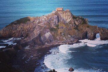 Gaztelugatxe and Basque Tour Mundaka and Gernika from Bilbao