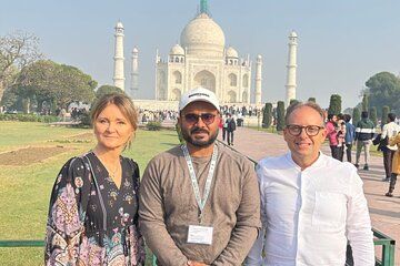Agra: Taj Mahal Express Entry Tour – Skip the Lines and Save Time