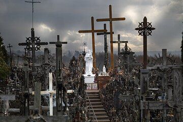 Private Full-Day Tour to Hill of Crosses, Rundale Palace&Jelgava
