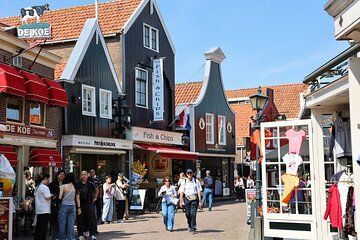 Half Day Tour to Volendam Cheese Clogs and Harbor Experience