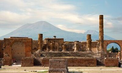 Pompei Ticket and Audio Tour by an Archaeologist