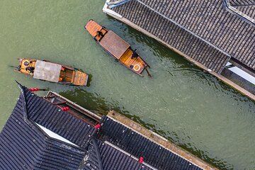 Shanghai: Zhujiajiao Water Town tour with Hanfu Photos