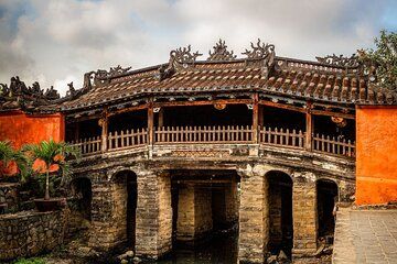 Hoi An Old Town Walking Tour with Boat Ride & Lantern Release