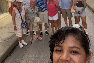 Cartagena shuttle bus incluide Quick stop at the fortress