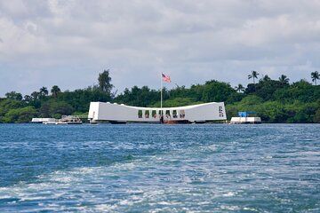 Private Tour-Pearl Harbor with Arizona Memorial + Scenic Lookouts