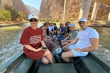 Sharing Tour to Wadi Shab Bimmah Sinkhole Fins Beach