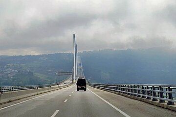 From Porto to Lisbon Private Tour with Scenic Stops