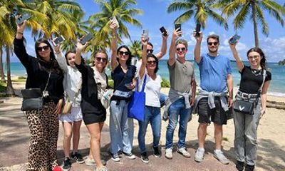 Visit Fort-DE-France with a fun and original track game!