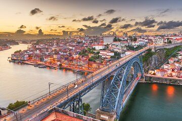 Visit Porto without Groups or Schedules with your Mobile