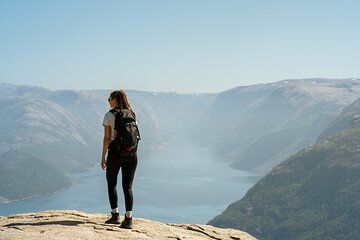 From Stavanger Private Guided Hike to Preikestolen with Pickup