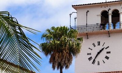 Santa Barbara Comedian-Led Walking Tour with Snacks and Drinks